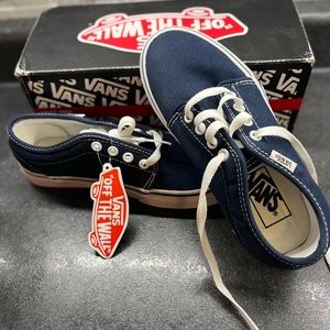 Van’s lace up navy blue shoes